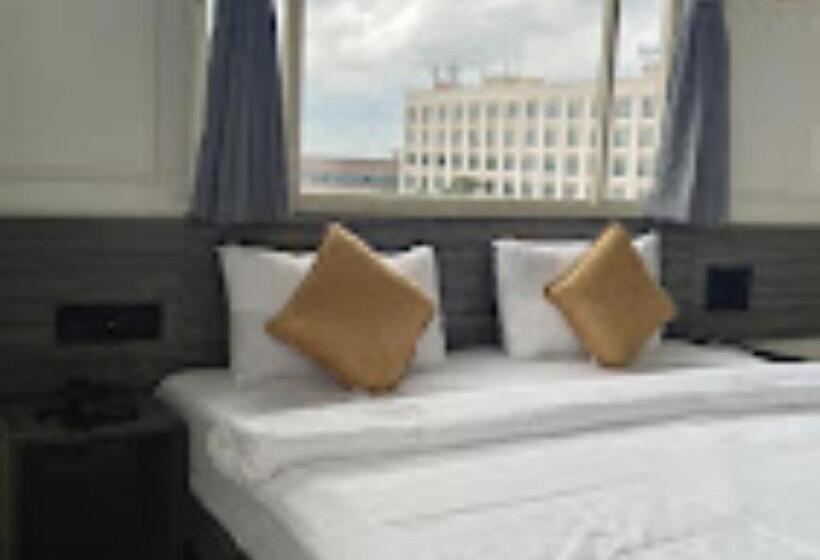 סוויטה, Oberon Solapur