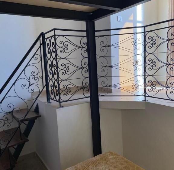 سوئیت با بالکن, Riad Jbara 2