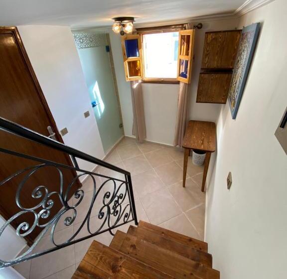 سوئیت با بالکن, Riad Jbara 2