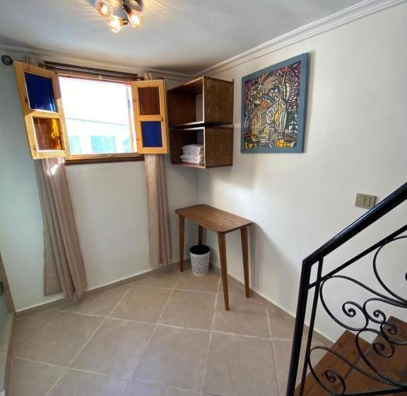 سوئیت با بالکن, Riad Jbara 2