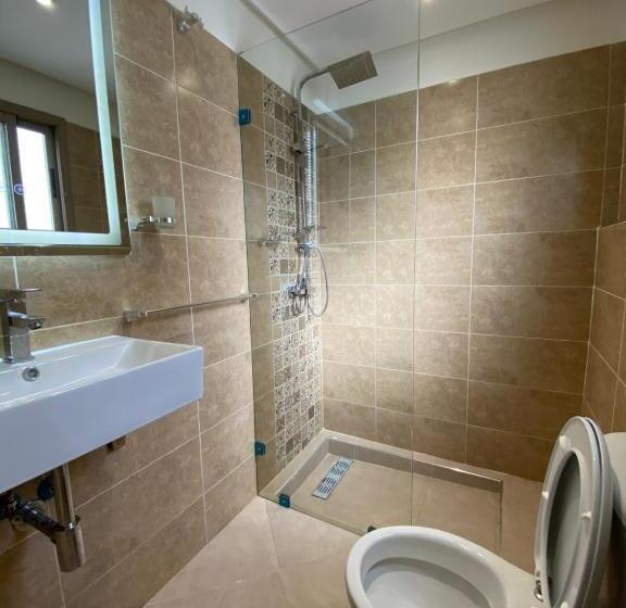 سوییت لوکس, Riad Jbara 2