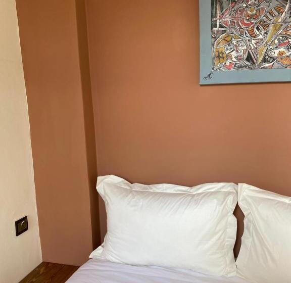 سوئیت با بالکن, Riad Jbara 2