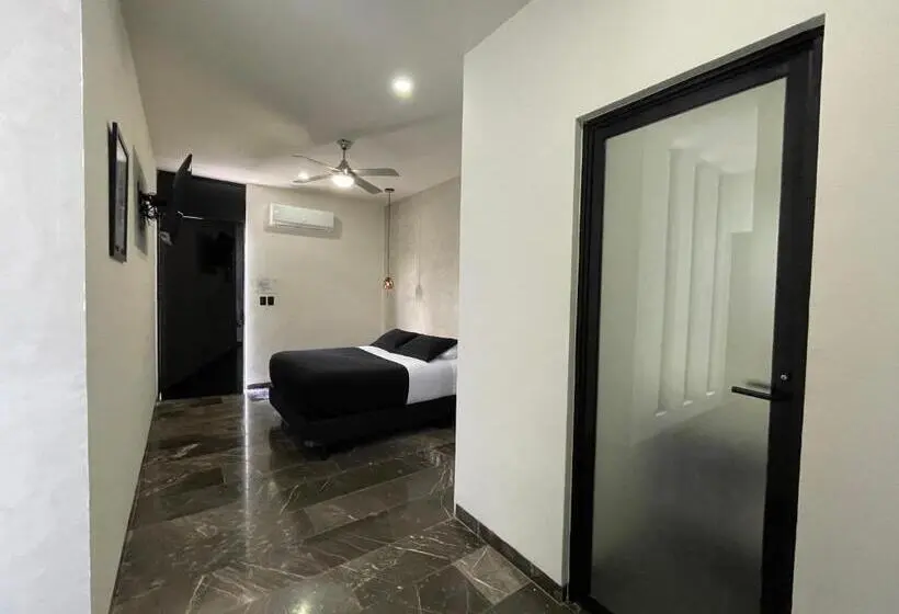 Superior-perhehuone, Suites La Negra