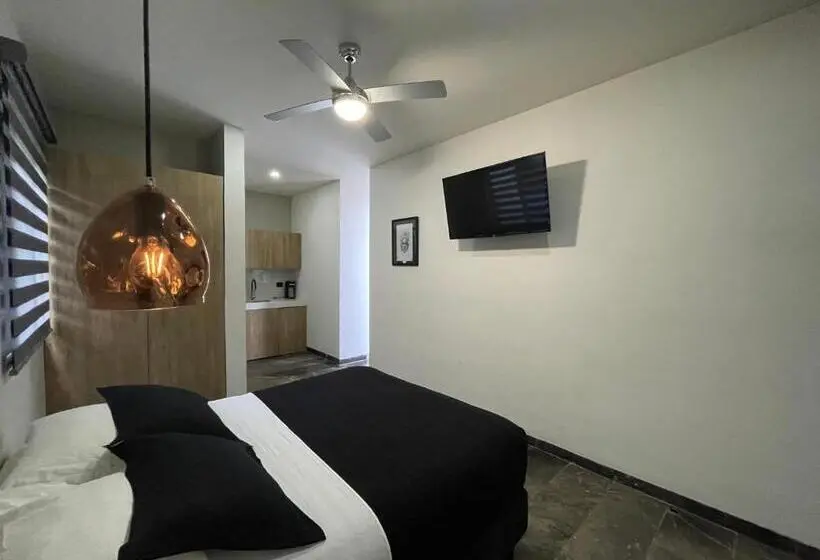 Superior-perhehuone, Suites La Negra