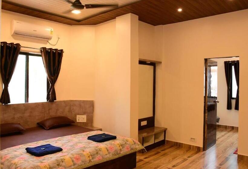 디럭스 룸, Suyog Matheran