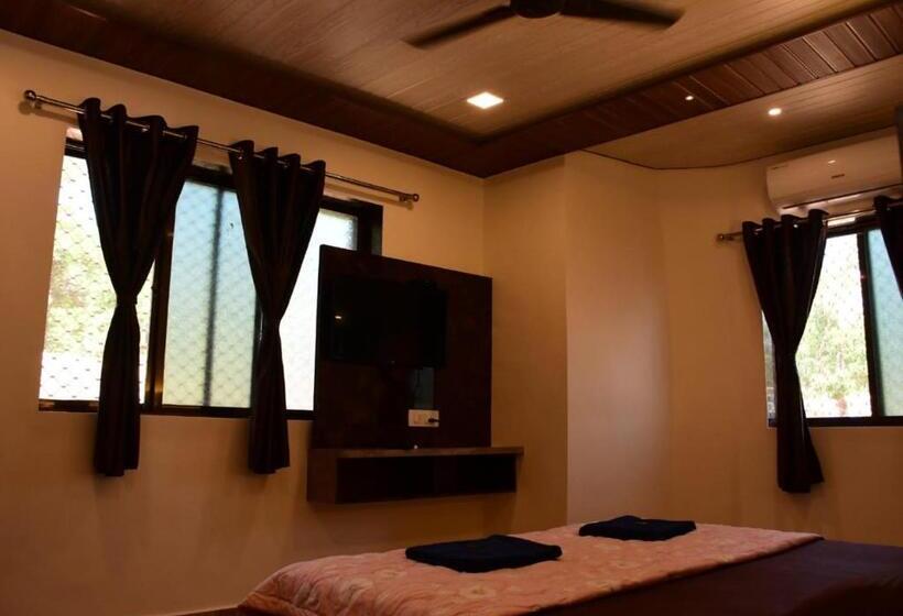 디럭스 룸, Suyog Matheran