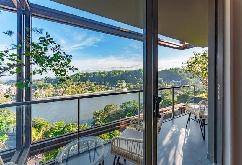 Suite with lake view, The Trees, Kandy