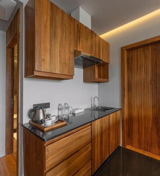 Suite with lake view, The Trees, Kandy