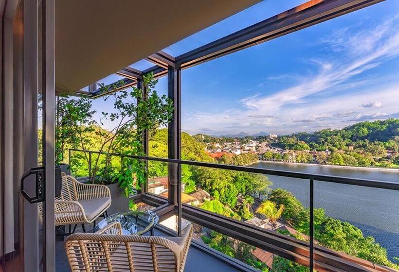 Suite with lake view, The Trees, Kandy