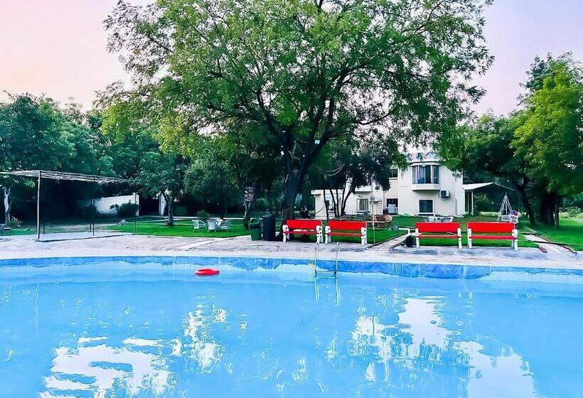 فيلا غرفة نوم واحدة مع مسبح, Willow Farm   Sohna  Gurgoan Road