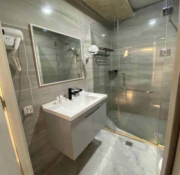 اتاق استاندارد سه نفره, Motel Blue Corner