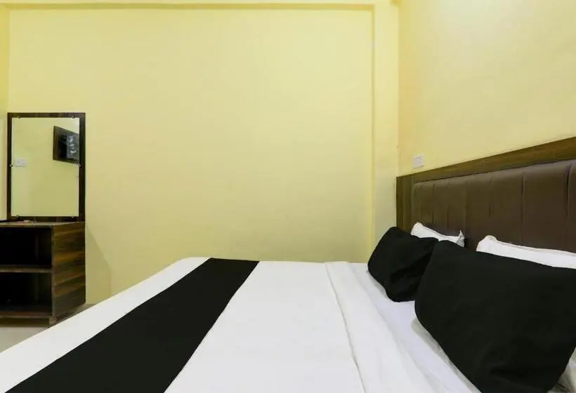 トリプルクラシックルーム, Super Hotel O Sadguru Inn