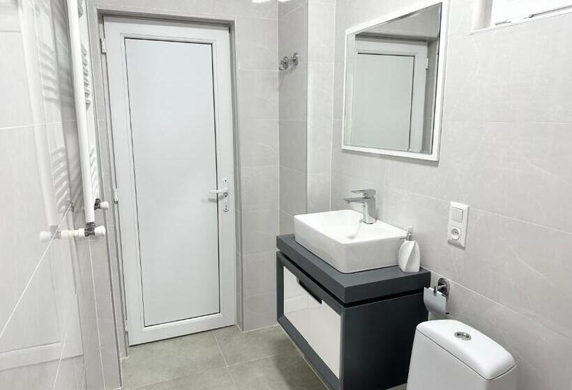 اتاق استاندارد, Guest House N&v