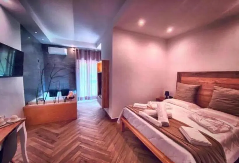 Sviitti Puutarhanäkymä, Suite Pizzo Jacuzzi Rooms