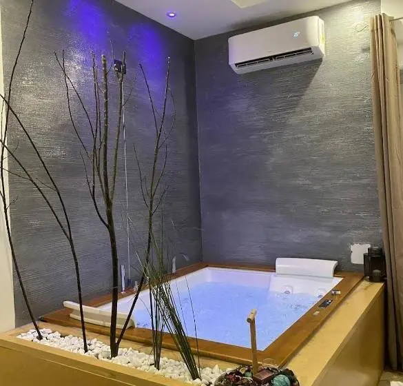 Sviitti Poreallas, Suite Pizzo Jacuzzi Rooms