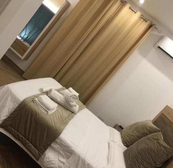 غرفة ديلوكس مطلّة علي البحر مزوَّدة بشُرفة, Suite Pizzo Jacuzzi Rooms