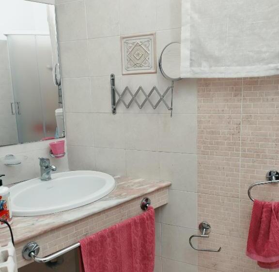 חדר סטנדרט לארבעה, B&b Gi Rosa Caltagirone