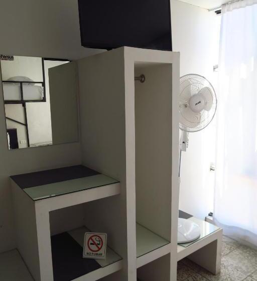 Economy Triple Room, Llanito Ags