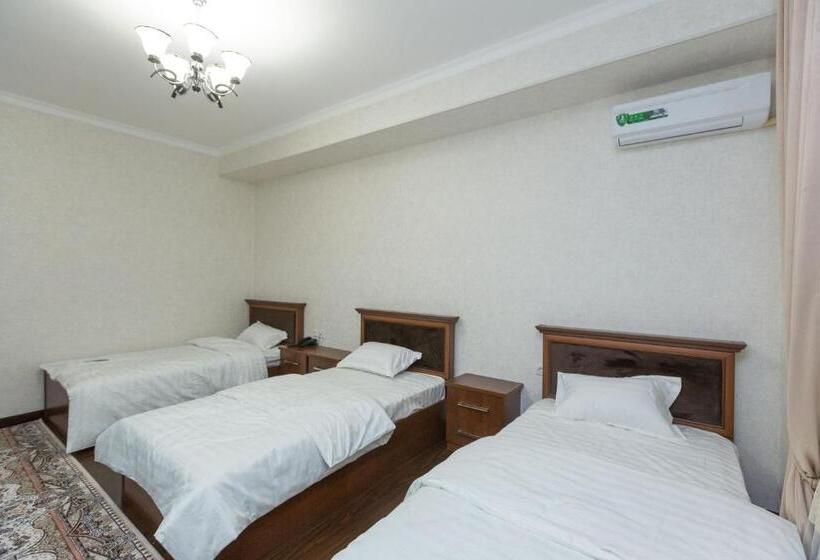 חדר סטנדרט לשלושה, Poykent Naqshband