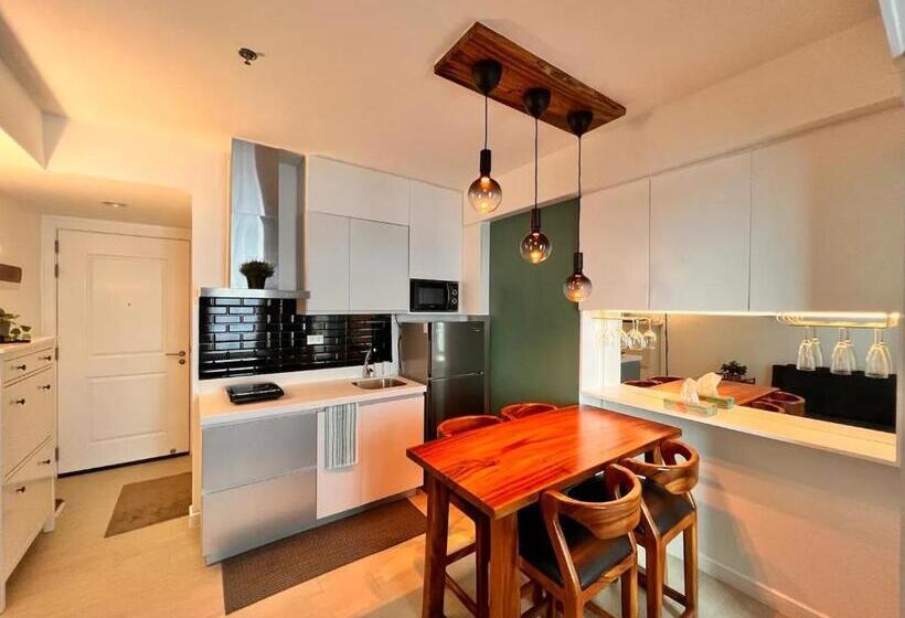 آپارتمان لوکس 1 خوابه, Manila Philippines, Azure Urban Resort Staycation By Leroche Near Ninoy Aquino International Airport