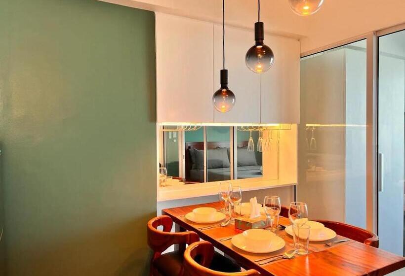 آپارتمان لوکس 1 خوابه, Manila Philippines, Azure Urban Resort Staycation By Leroche Near Ninoy Aquino International Airport