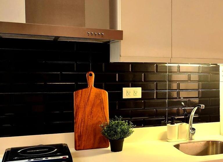 آپارتمان لوکس 1 خوابه, Manila Philippines, Azure Urban Resort Staycation By Leroche Near Ninoy Aquino International Airport