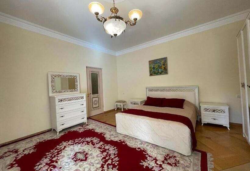 스탠다드 발코니 룸, Central Guesthouse