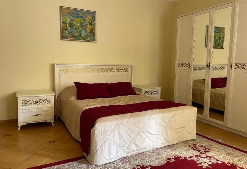 스탠다드 발코니 룸, Central Guesthouse