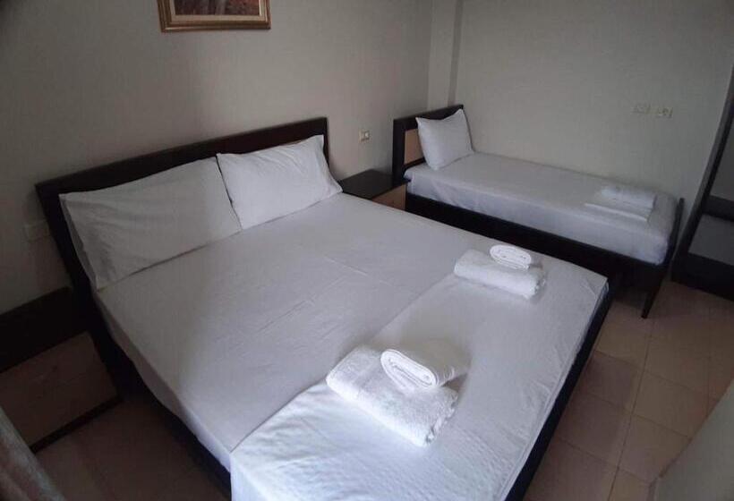 バルコニー付きスタンダードトリプルルーム, Villa Elite Ksamil