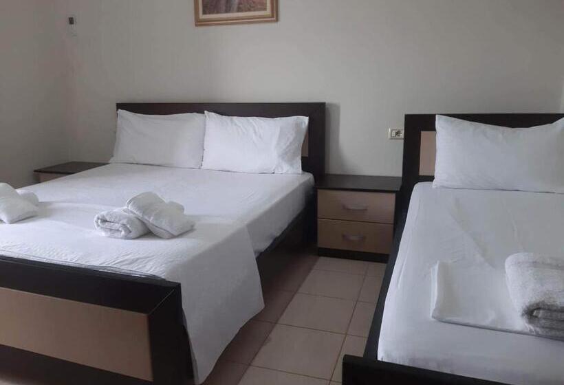 اتاق استاندارد سه تخته با بالکن, Villa Elite Ksamil