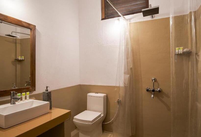 חדר דחוקס עם מיטת קינג, Bagh Tola, Bandhavgarh Tiger Reserve