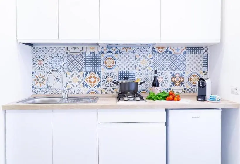 آپارتمان 1 خوابه با چشم‌انداز استخر, Summer Colors Rooms & Apartments