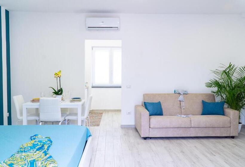 דירת חדר נוף לבריכה, Summer Colors Rooms & Apartments