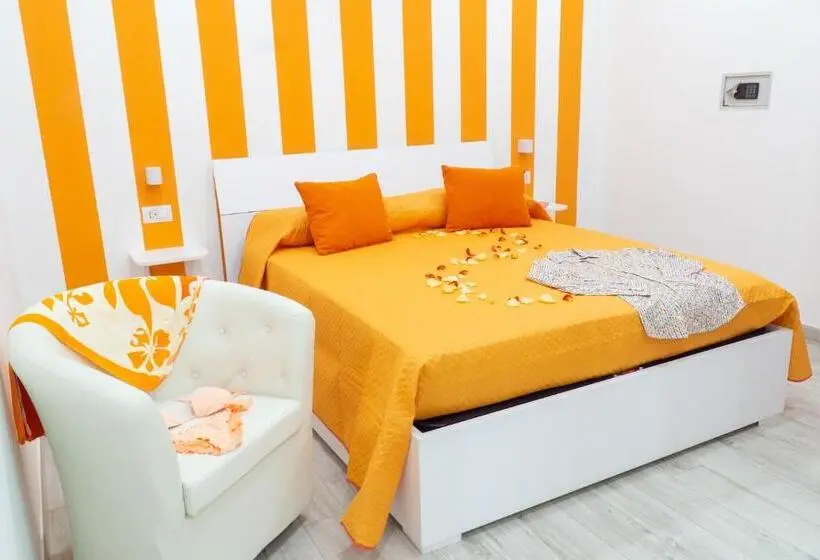 اتاق استاندارد با چشم‌انداز استخر, Summer Colors Rooms & Apartments