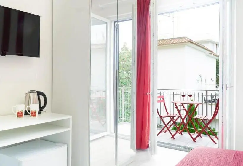 اتاق لوکس با چشم‌انداز دریا, Summer Colors Rooms & Apartments