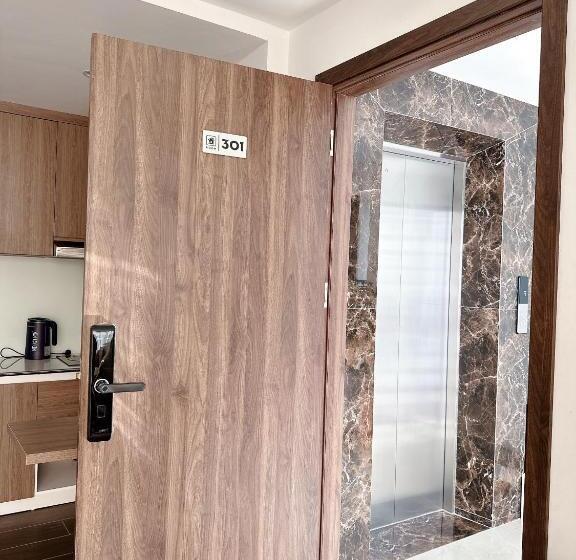 استودیوی استاندارد, Tinh Anh Home