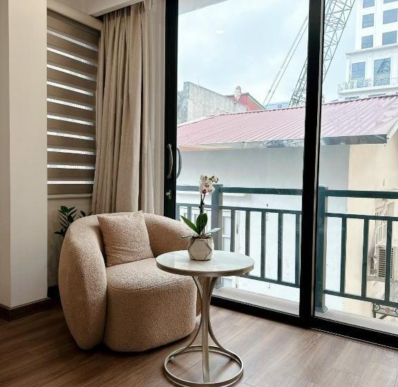 استودیوی استاندارد, Tinh Anh Home