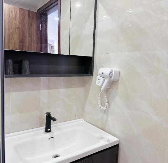 استودیوی استاندارد, Tinh Anh Home