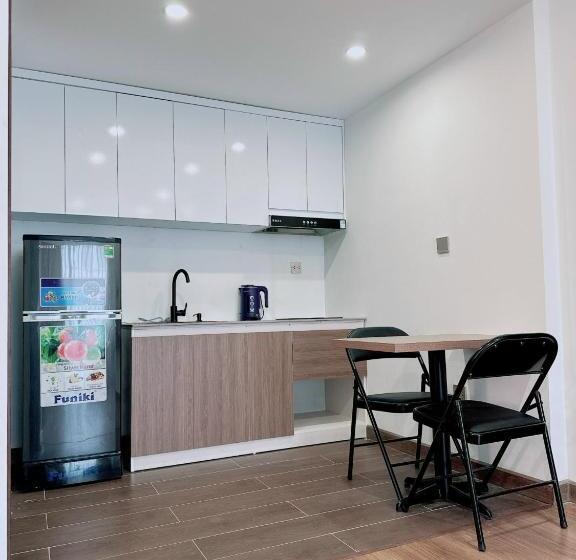 استودیوی استاندارد, Tinh Anh Home