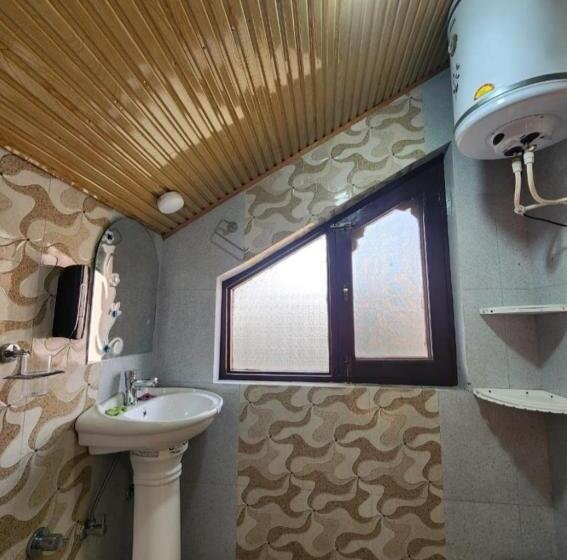 スタンダードルーム, Behtereen Resort