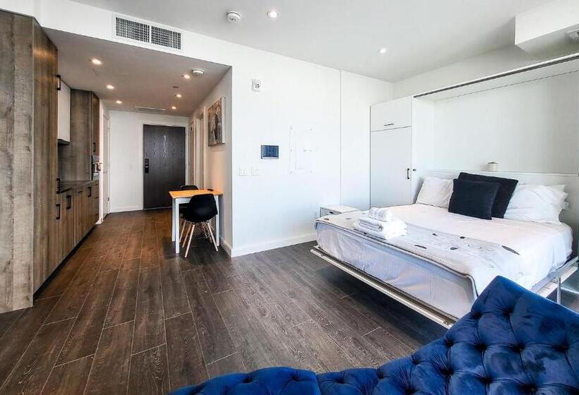 Студио Стандарт с Террасой, Downtown Kitchener Modern Condo