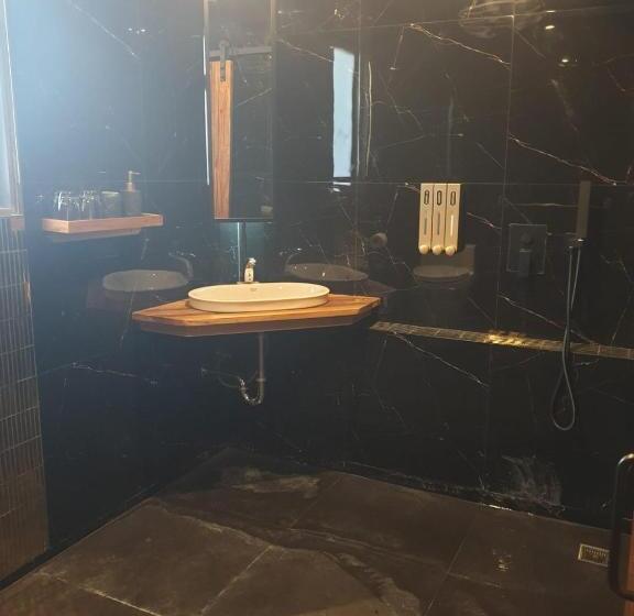 Номер Deluxe Кровать Кинг, La Belle Vie   Boutique Hotel Adults Only