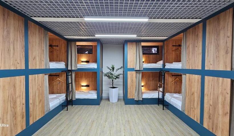 تختخواب در اتاق مشترک, Ocean Hostel