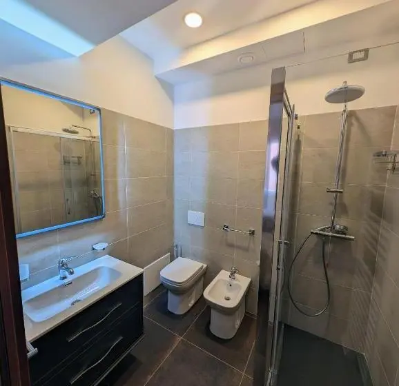 اتاق لوکس, Benedict Rooms