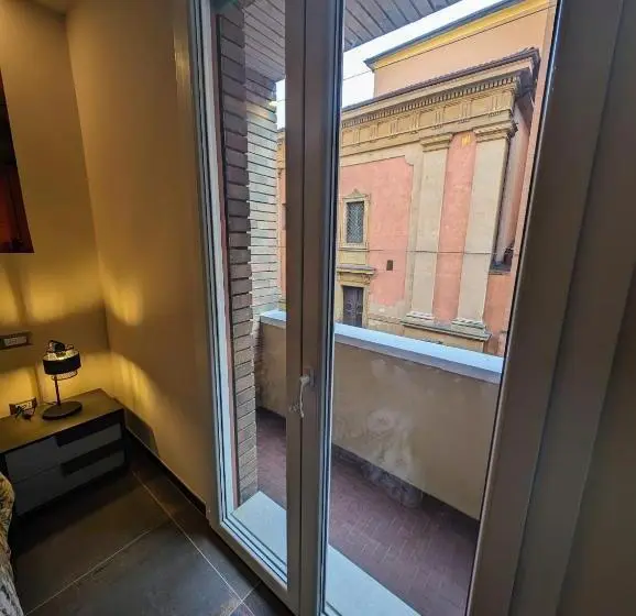 اتاق لوکس, Benedict Rooms