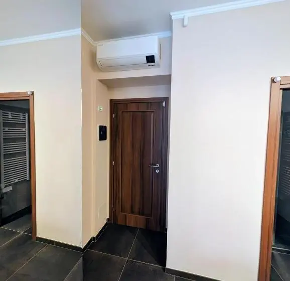 اتاق لوکس با بالکن, Benedict Rooms