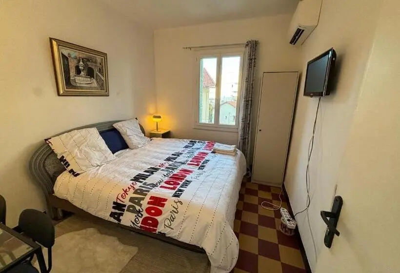 Standard-huone Jaettu Kylpyhuone, Brinette Room