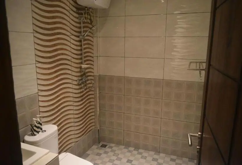 プールビュースタンダードルーム, Ketut Joglo Guest House