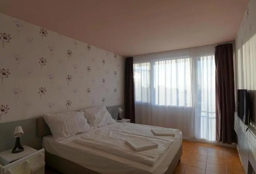 レイクビュースタンダードルーム, Plazs Hotel Siófok