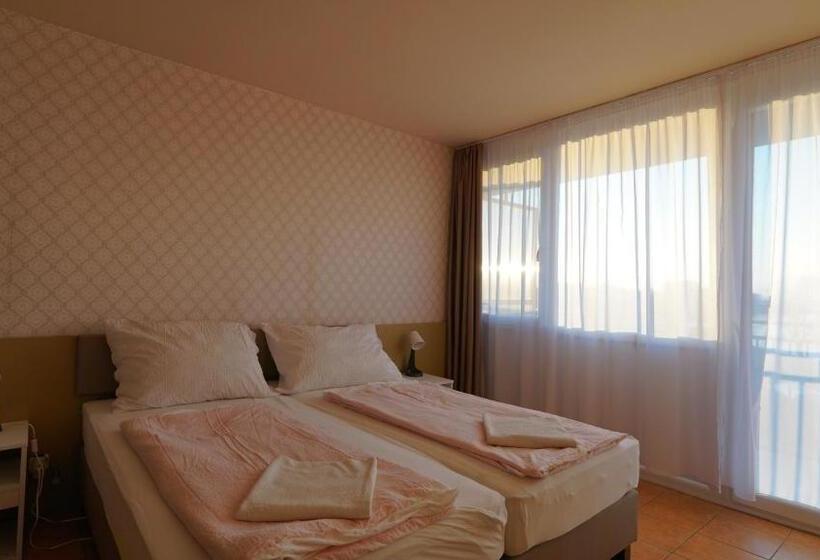 Suite with lake view, Plazs Hotel Siófok